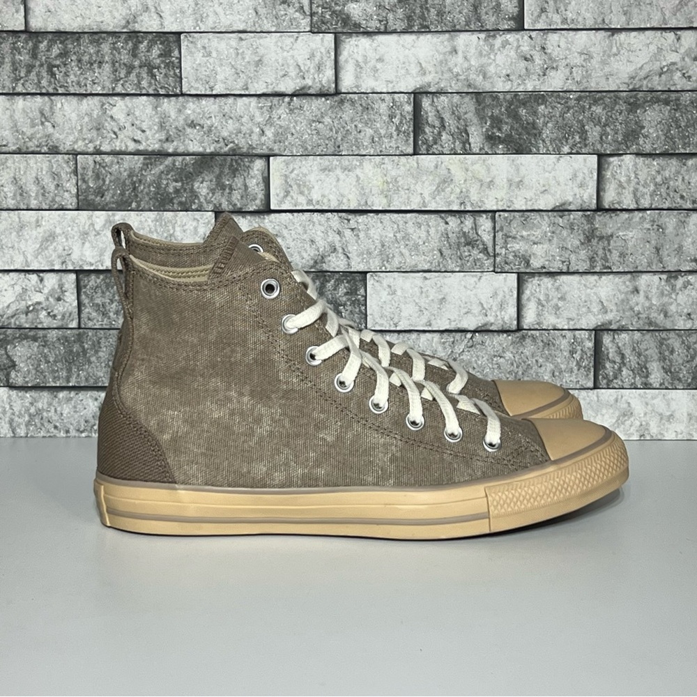 Converse Men’s 9 Chucks Garden Club Chuck Taylor High-Top Canvas Sneakers